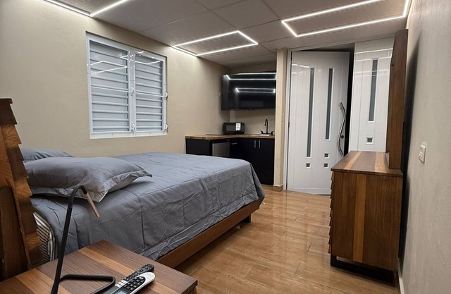 Caleno Boricua apartment. Apartamento lujoso moderno a 5 minutos de la playa