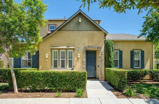 California Dream Cottage with 3 Bedrooms in Harlan Ranch