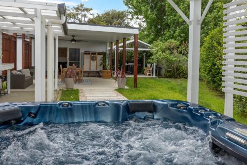 Callala Bay Gem - Jervis Bay - Pet Friendly Getaway with Spa