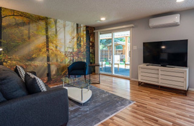 Calm Stylish Comfort, Quiet Neighborhood