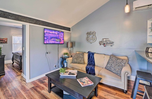 Calming Tulsa Home, 1/2 Mi to Cherry St Fun!