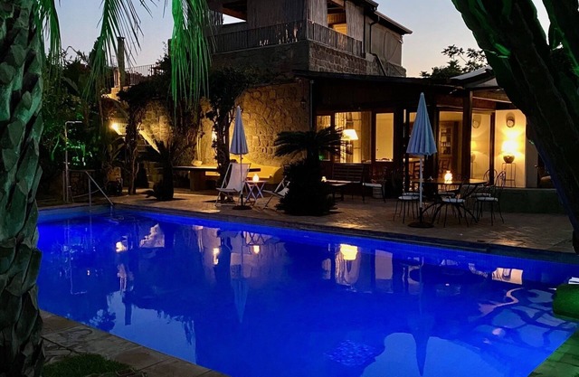 "Cambusa Cottage" with terrace, swimming pool and spa hot tub