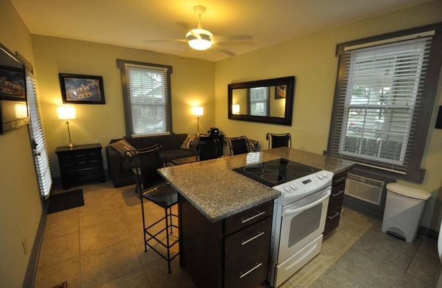 NOLA Historic Area 1 hab / 1ba apt. en Crescent Moon Villas