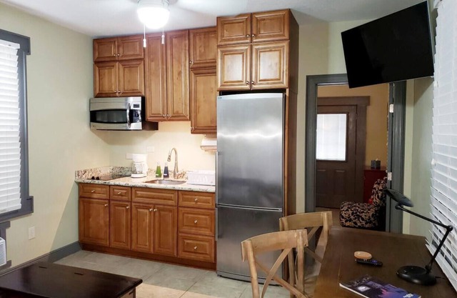 1 hab / 1ba apto. w / patio en Crescent Moon Villas