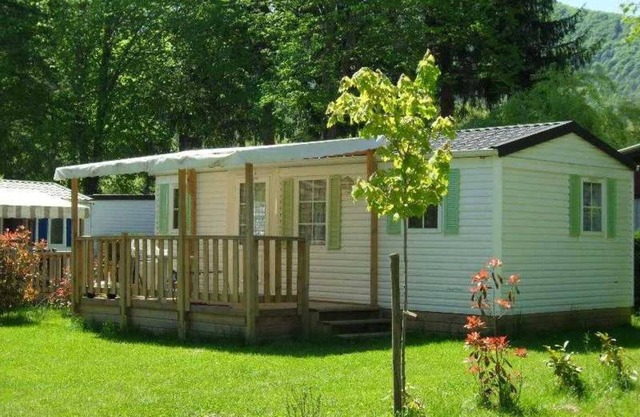 Camping 3 étoiles - Piscine - ccaihgb