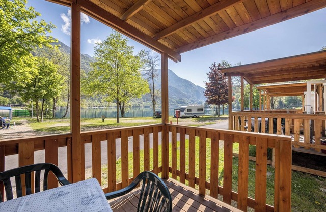 Camping 'Al Lago Zefiro' con vistas al lago, terraza y Wi-Fi