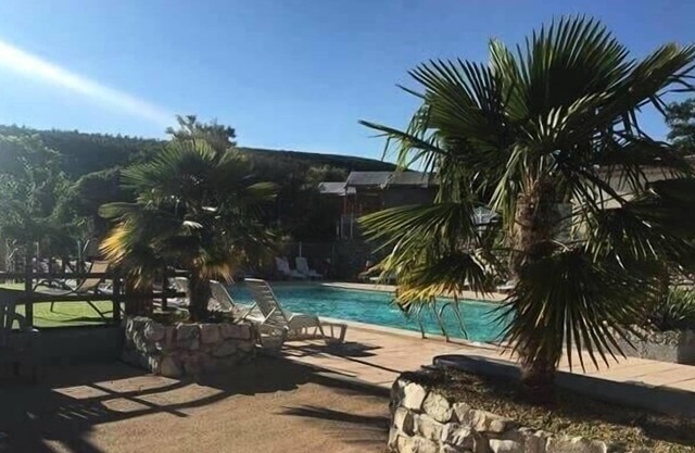 Camping Flower l'Epi Bleu**** - Free Flower 3 room apartment for 5 people without sanitary facilities