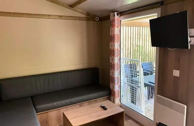 Camping Ushuaïa Villages les Pialades *** - Chalet EDEN 54m² with covered terrace - 3 bedrooms for 6 people