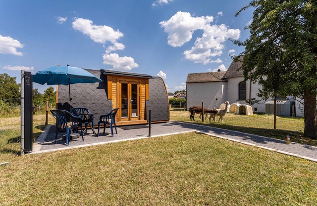 'Campingpod Auf Der Alpakawiese' con terraza privada y jardín privado