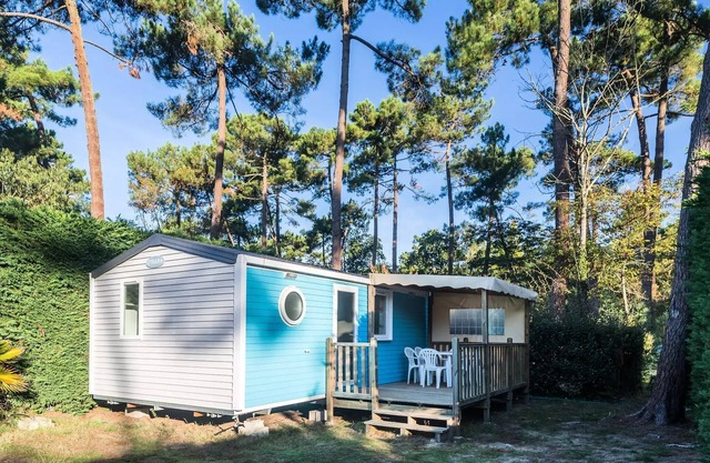 Campsite La Pinède***** - Comfort XL 3 Room Mobile Home 4 People