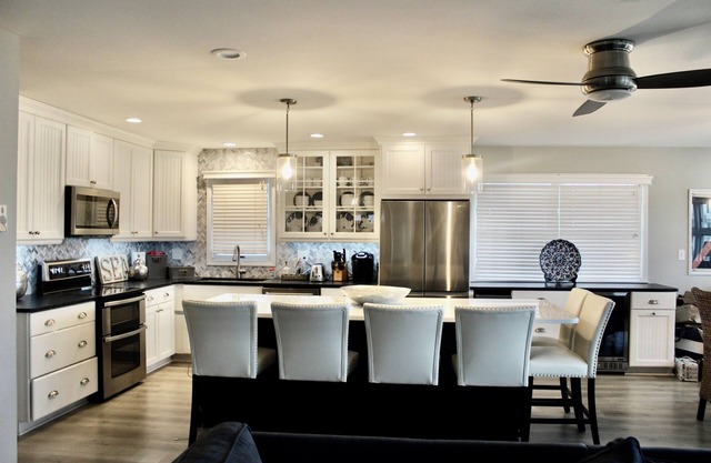 Canal front 4 Bedroom - 3 bath beach house, 2.5 blocks 5 minute to the beach