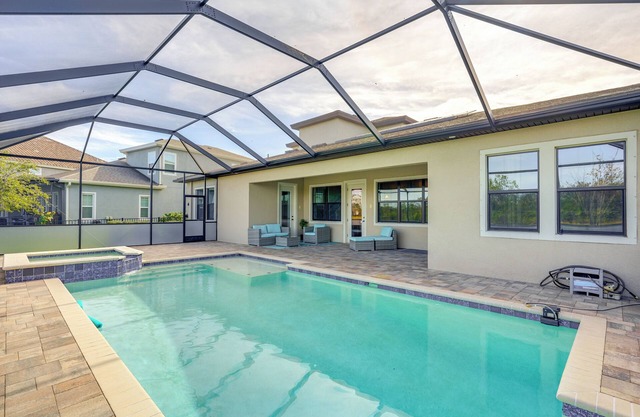 Canal-Front Home w/ Pool & Hot Tub in Apollo Beach