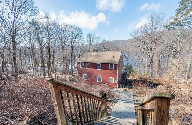 Candlewood Lake Getaway