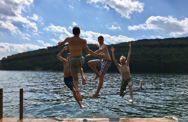 Casa frente al lago con muelle privado, kayaks y paddleboard. perro considerado