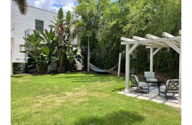 Canterbury Carriage House- private space