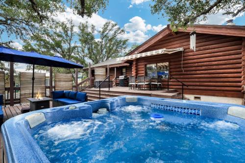 Canyon Lake Haven Cabin Hot Tub Yard Bbq Fire Pit