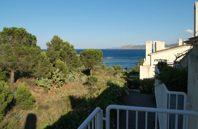 CAP RAS V 1-1 Apartamento con vistas al mar, a tan sólo 50m de la playa.