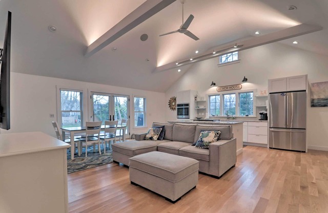 Cape Cod Cottage w/ Fire Pit - Walk to Beach!