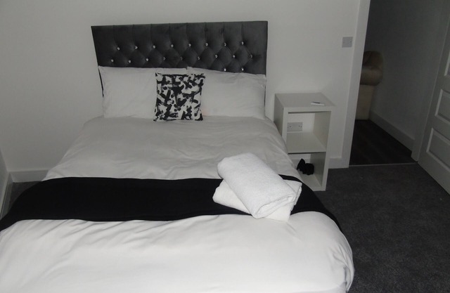 Captivating 1-Bedroom Apartment in Bolton