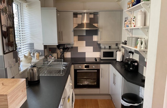 Captivating 2-Bed Cottage in Grewelthorpe