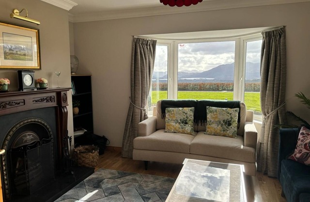 Captivating views of Killarney’s Lakes and Mountains Comfortable house.