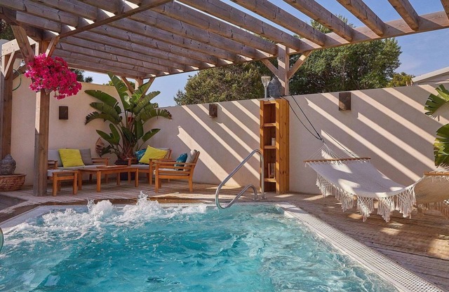 Caravana 'Narbonne Plage' con piscina compartida, terraza privada y aire acondicionado