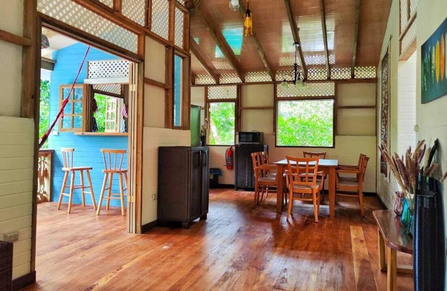 Apartamento en segunda planta de estilo caribeño.