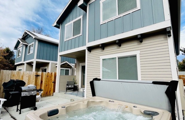 Carl's Nest ~ Downtown Loveland