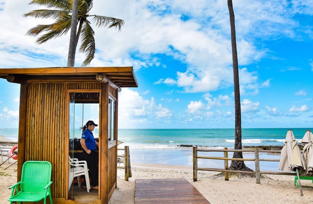 Carneiros Beach Resort