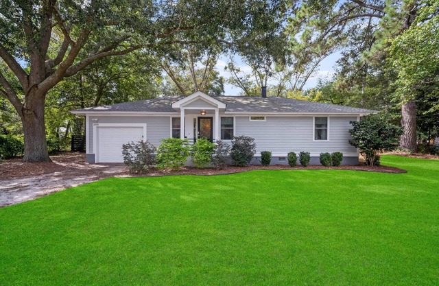 "Carolina Cottage"... Sweet Caroline check out this space!