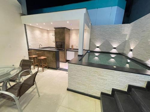 Casa -3Quartos com Piscina-Peró