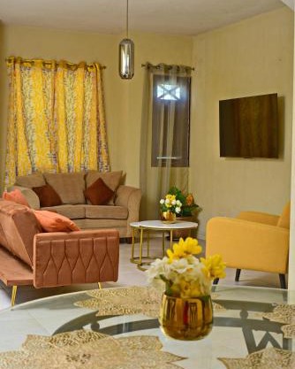 Casa Amarilla St Michael