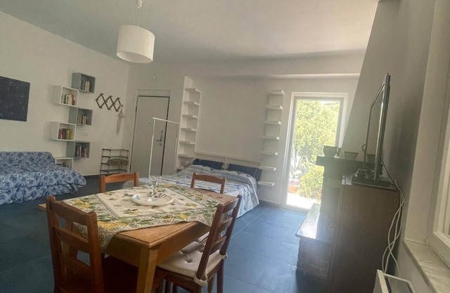 CASA AZZURRA Nice one-room apartment with terrace in Cilento. Pet friendly