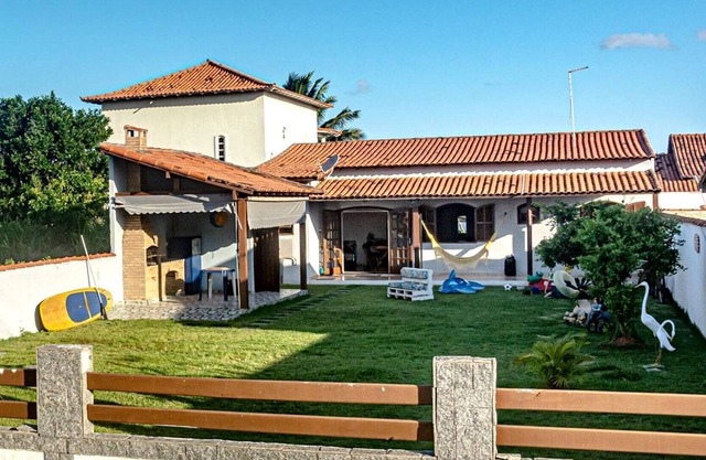 Casa com churrasqueira e lazer em Arraial do Cabo