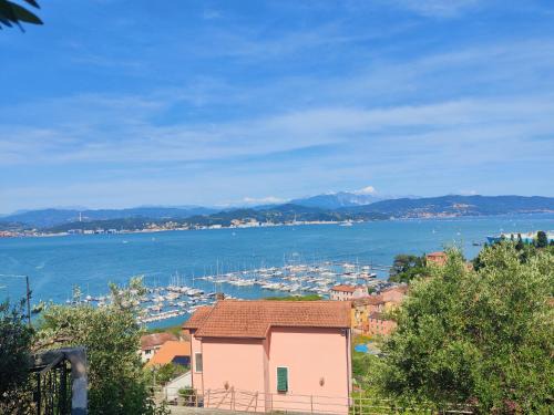 Casa con Giardino e Vista Mare