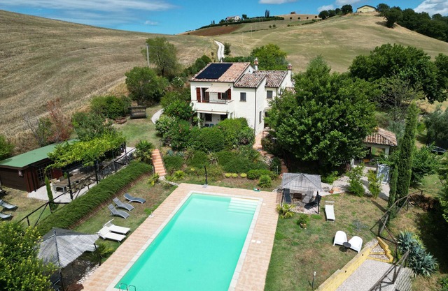 Casa dei sogni d'Oro - apartamento Loretello con piscina 12x6 m - vista panorámica