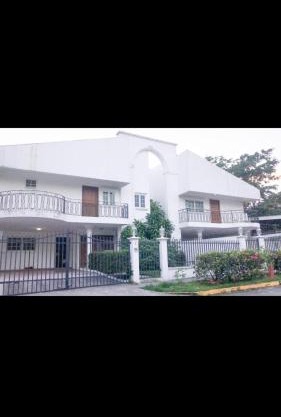 Casa Duplex Privada con Piscina