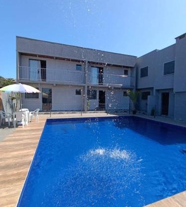 Casa em Pontal do Parana com Piscina