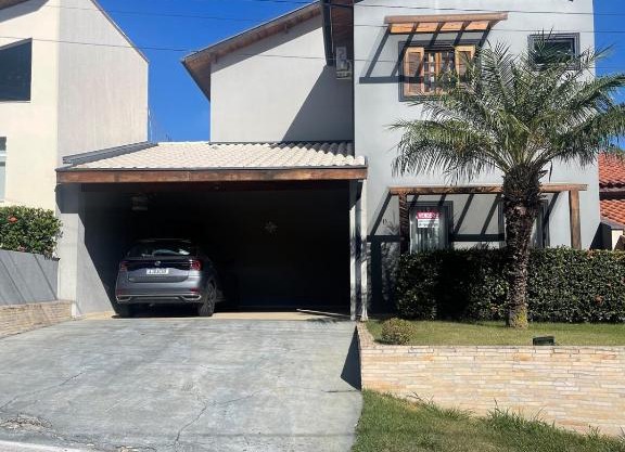 Casa em condomínio em Taubaté