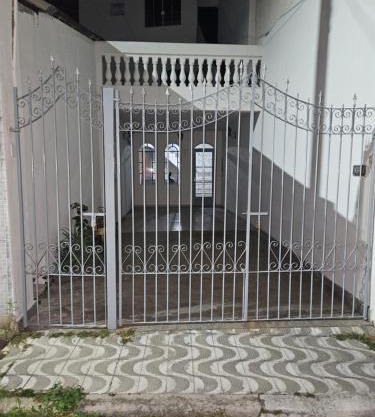 Casa familiar e espaçosa em Aparecida SP, com 3 quartos