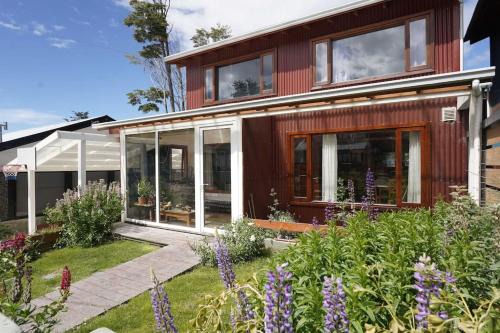 Casa frente al bosque camino al Parque Nacional