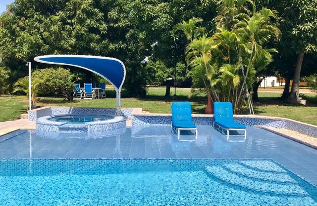 Casa Girardot Condominio El peñon 5 Habitaciones.