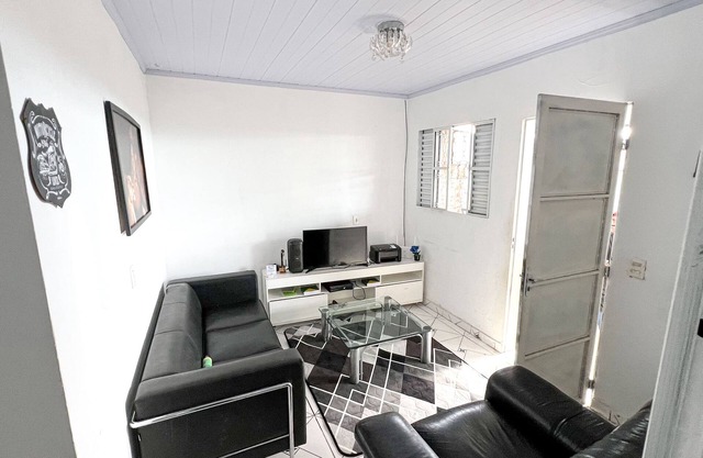 Casa grande com garagem grande