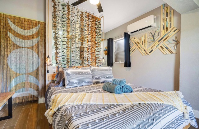 CASA LUNA w/Lake view + 10min to dwtn + 2 guests!