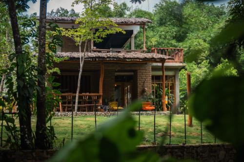 CASA RAÍZ RÍO ANCHO