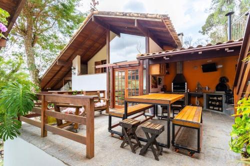 CASA VALLE Fogao a Lenha Vale das Videiras ARARAS