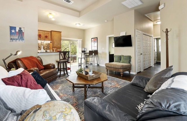 Casa Verde ★3 BR ★Hill Country Views★Dog Friendly