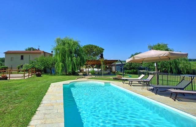 Villa en Pietraia con 4 habitaciones, capacidad 8