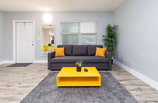 ★ ☆★ ☆★ Casa Zebra ★ ☆★ ☆★ Less Than a Mile Away From the Beach