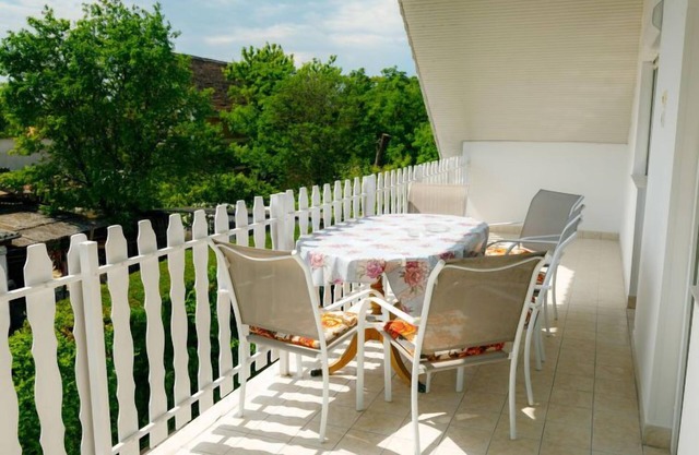 Apartamento Casablanca 2 en Balatonboglar/Szemes - 9 personas, 3 dormitorios